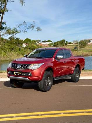 MITSUBISHI L200 TRITON 2.4 16V TURBO DIESEL SPORT HPE CD 4P 4X4 AUTOMÁTICO MITSUBISHI L200 TRITON 2.4 16V TURBO DIESEL SPORT HPE CD 4P 4X4 AUTOMÁTICO